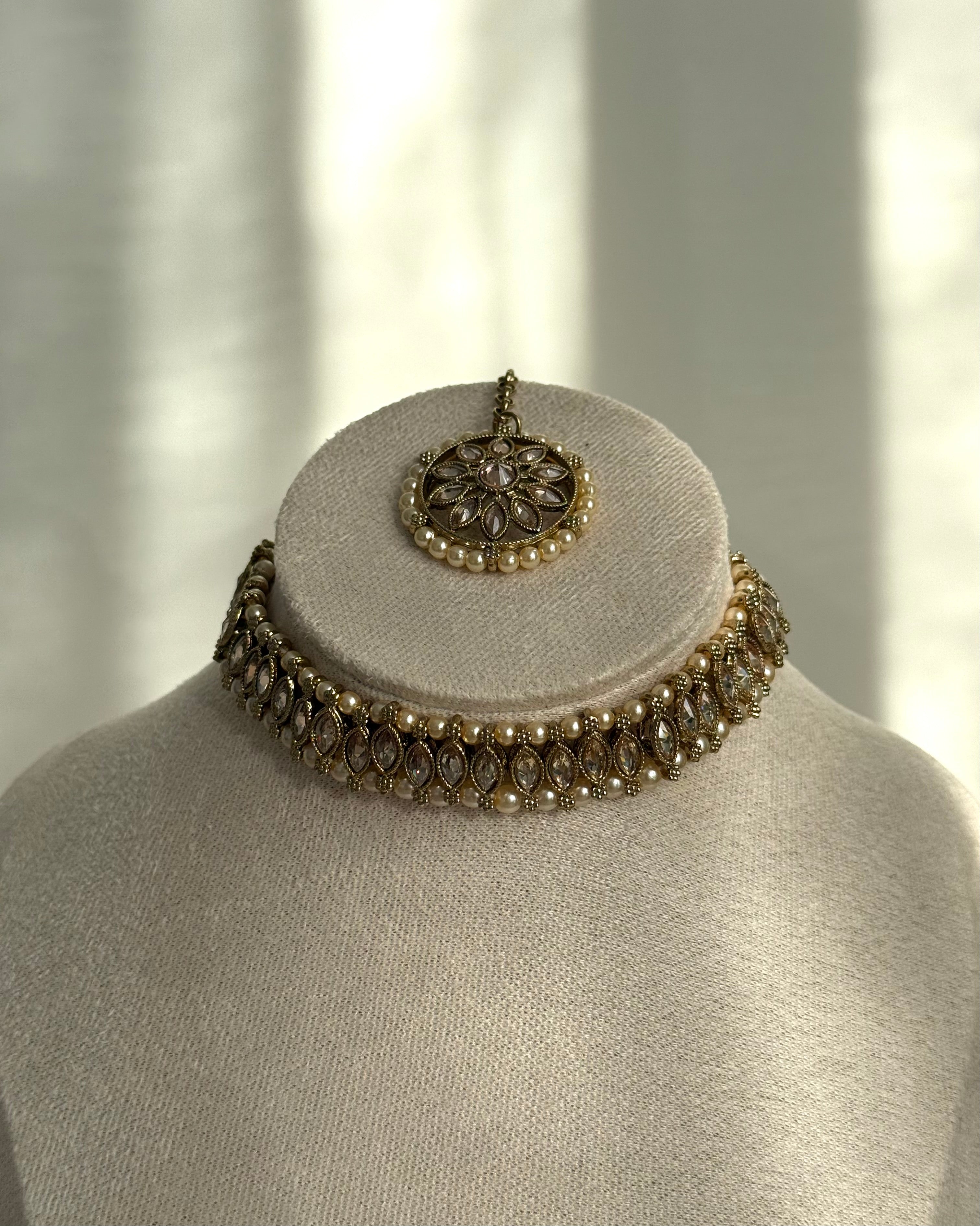 Charvi Choker Set | Gold