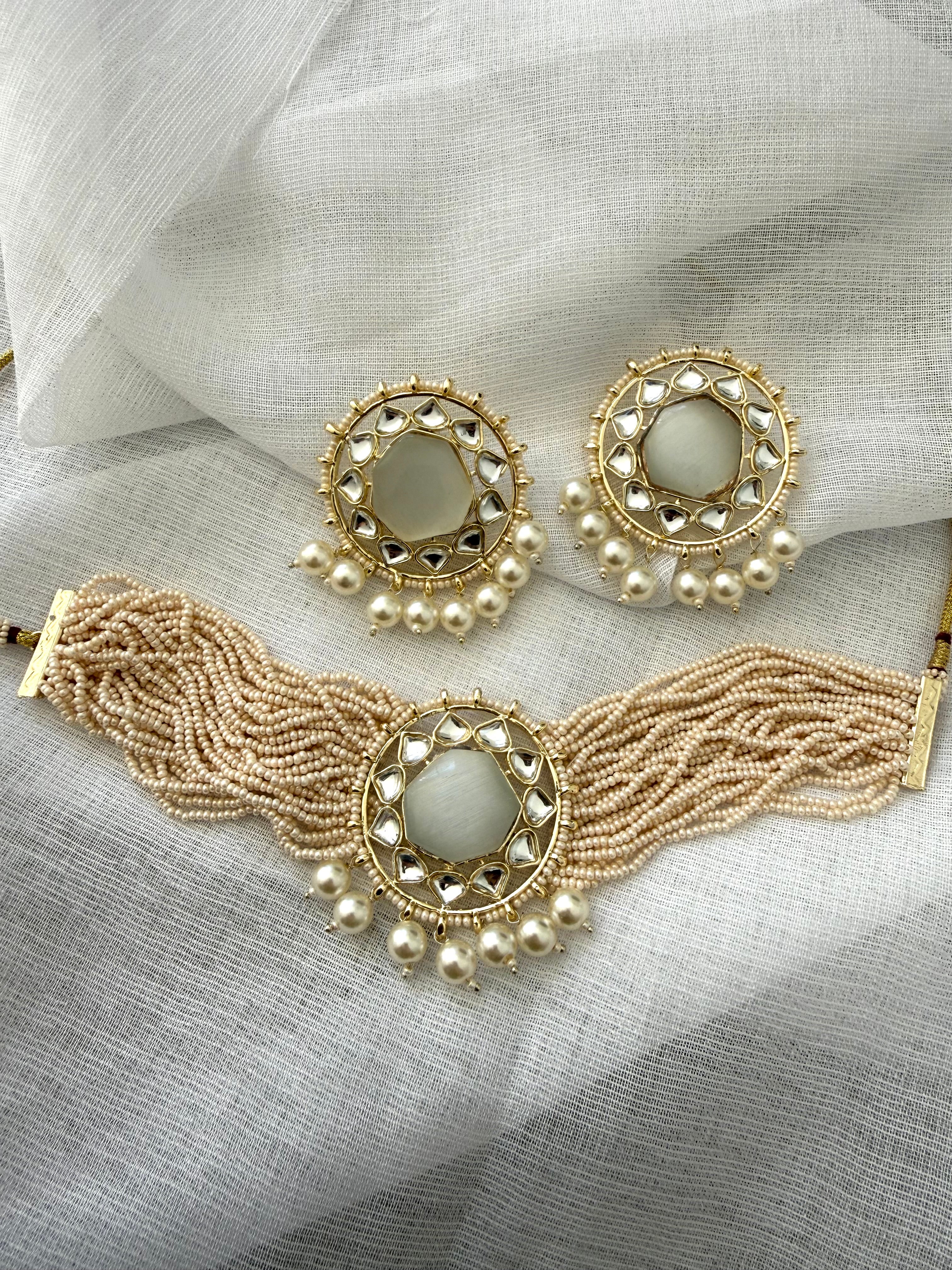 Soha Necklace Set | White