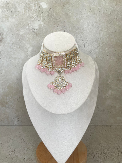 Sonakshi Necklace Set Light Pink