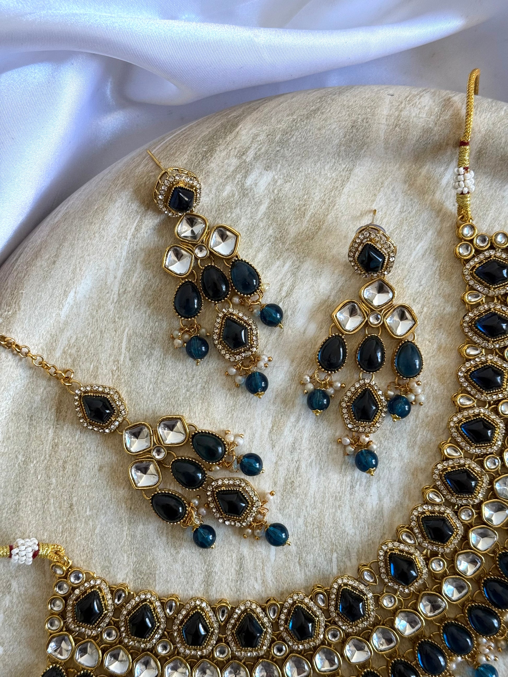 Elyana Necklace Set Blue