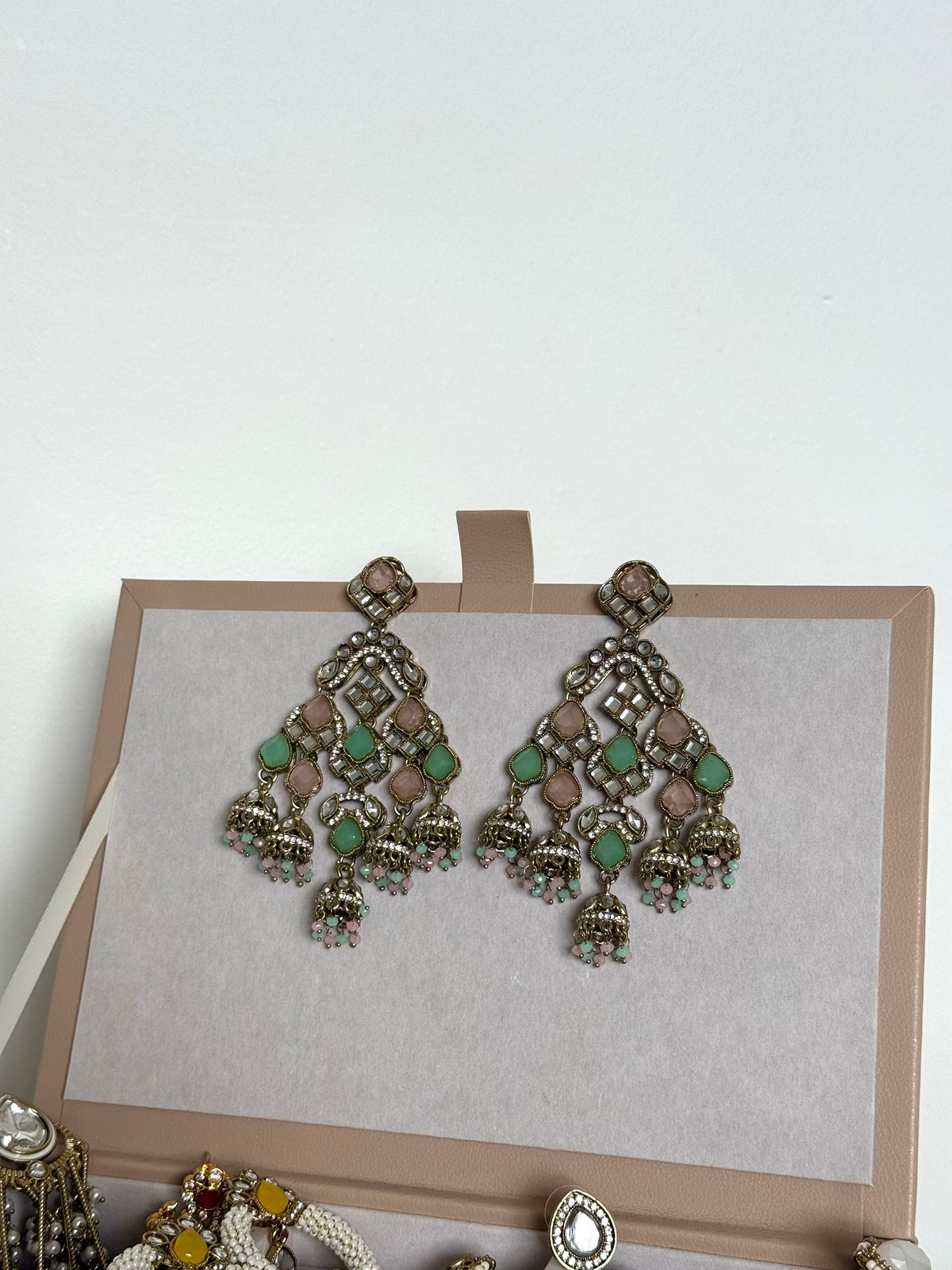 Aashi Earrings | Mint Pink