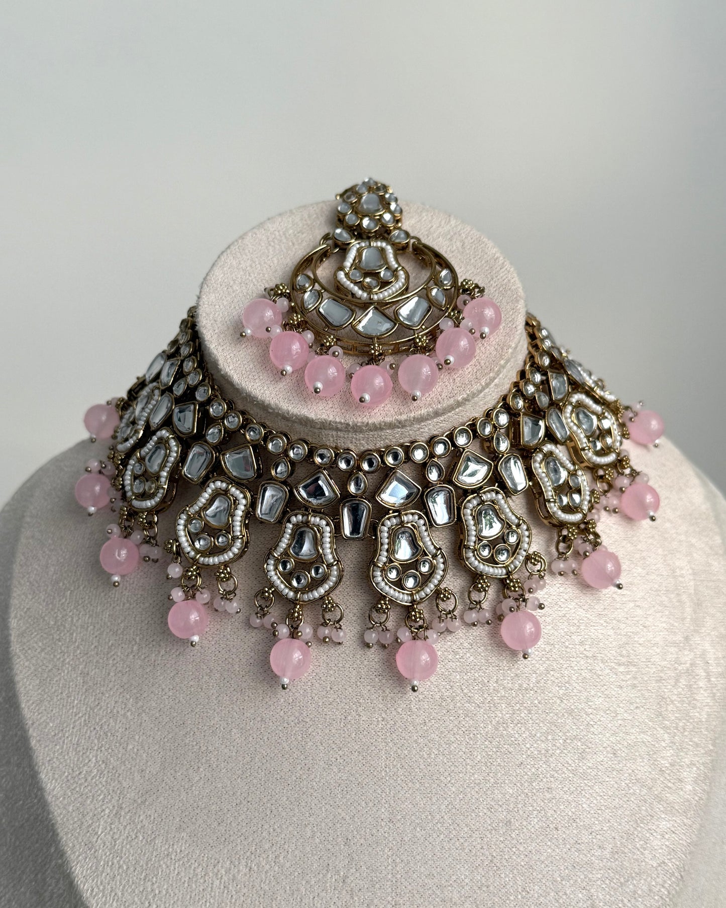 Kiara Necklace Set Pink