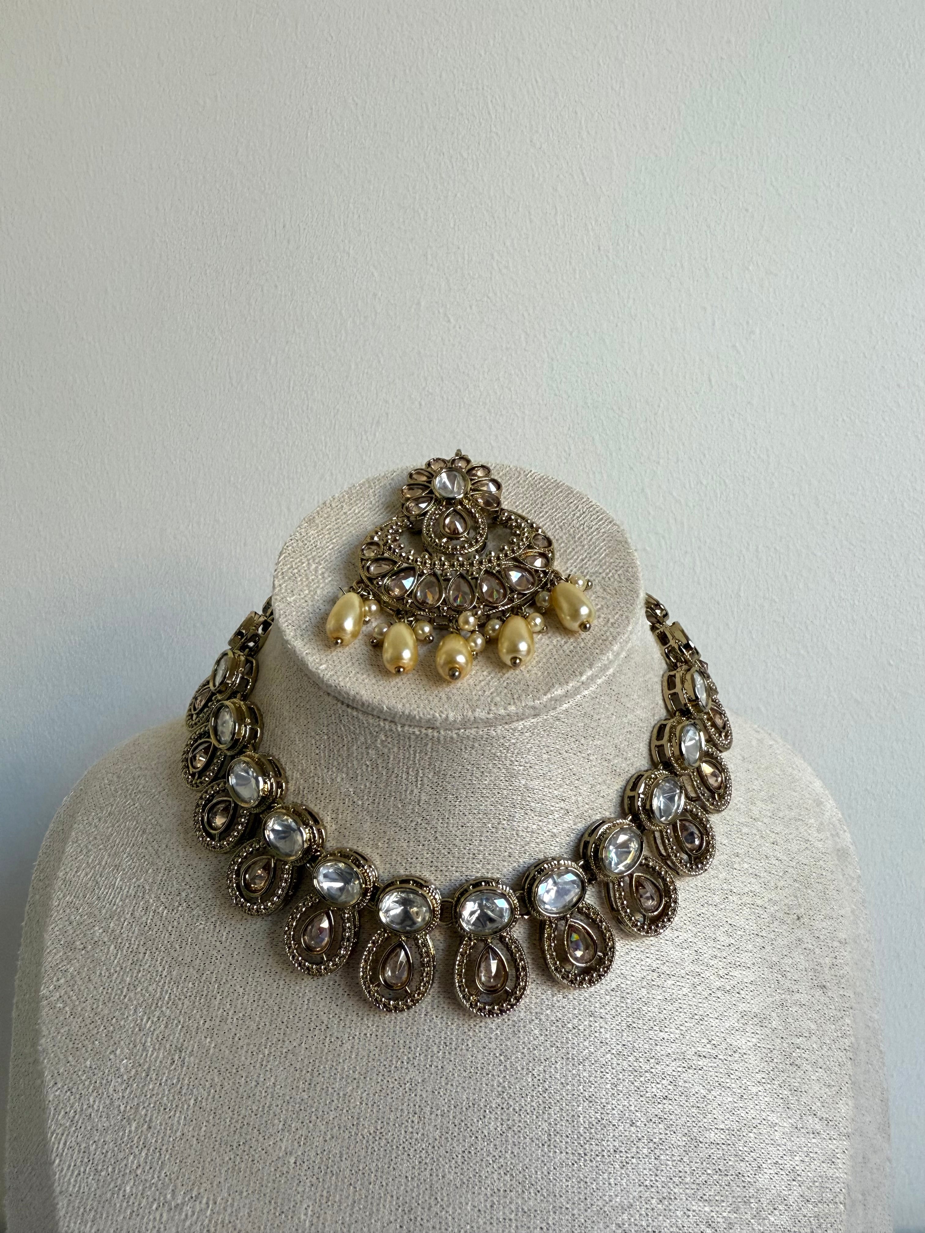 Gurnaaz Necklace Set Gold