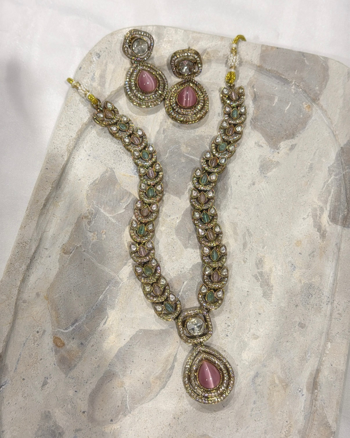 Amara Necklace Set | Mint Pink