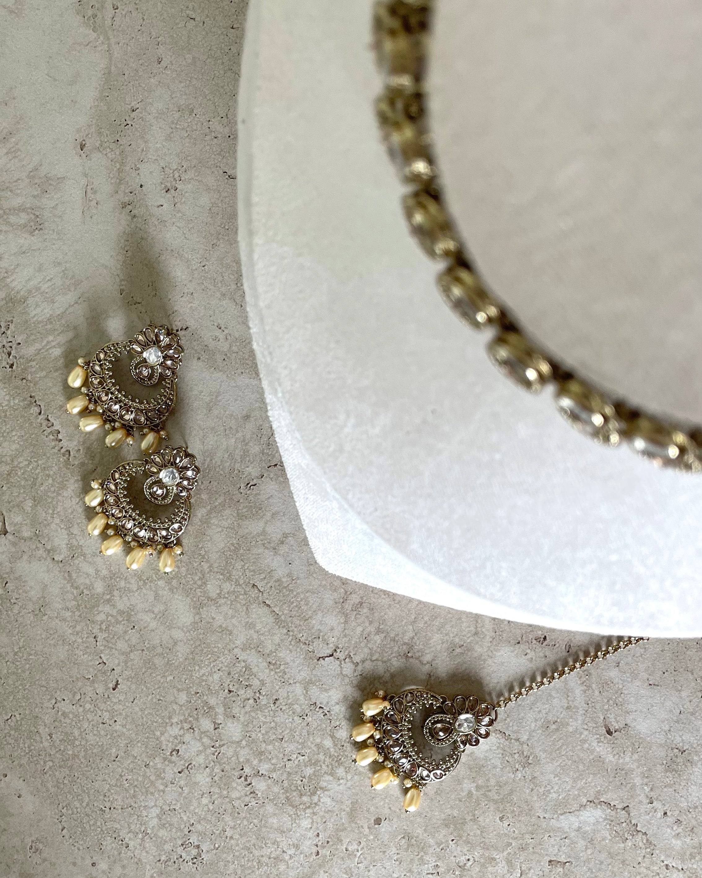 Gurnaaz Necklace Set | Gold