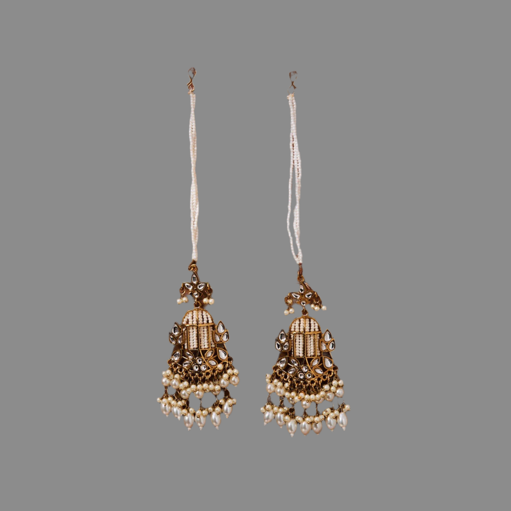 Lata Earrings White