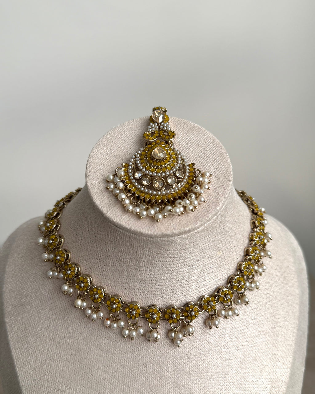 Rhea Necklace Set Yellow