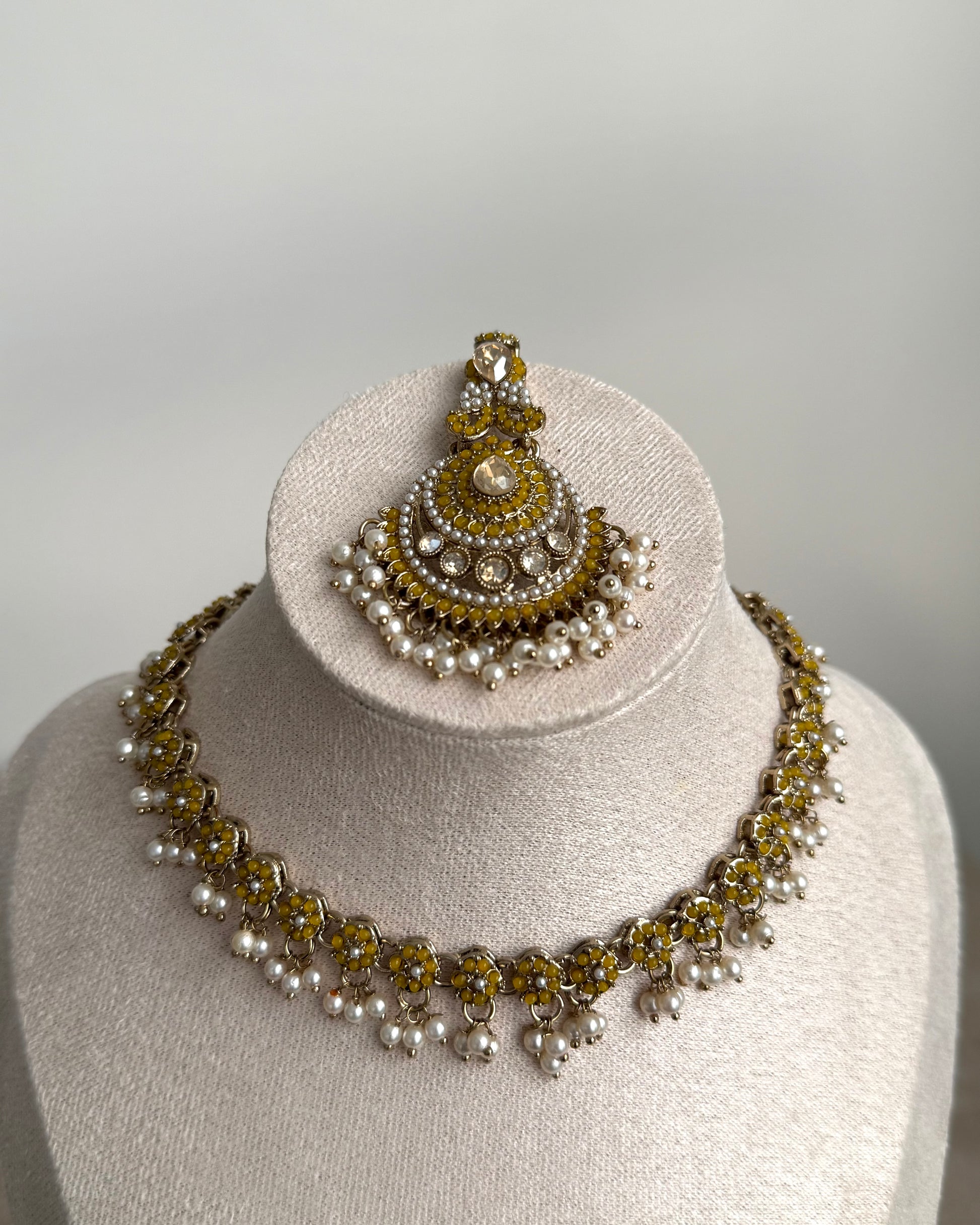 Rhea Necklace Set Yellow