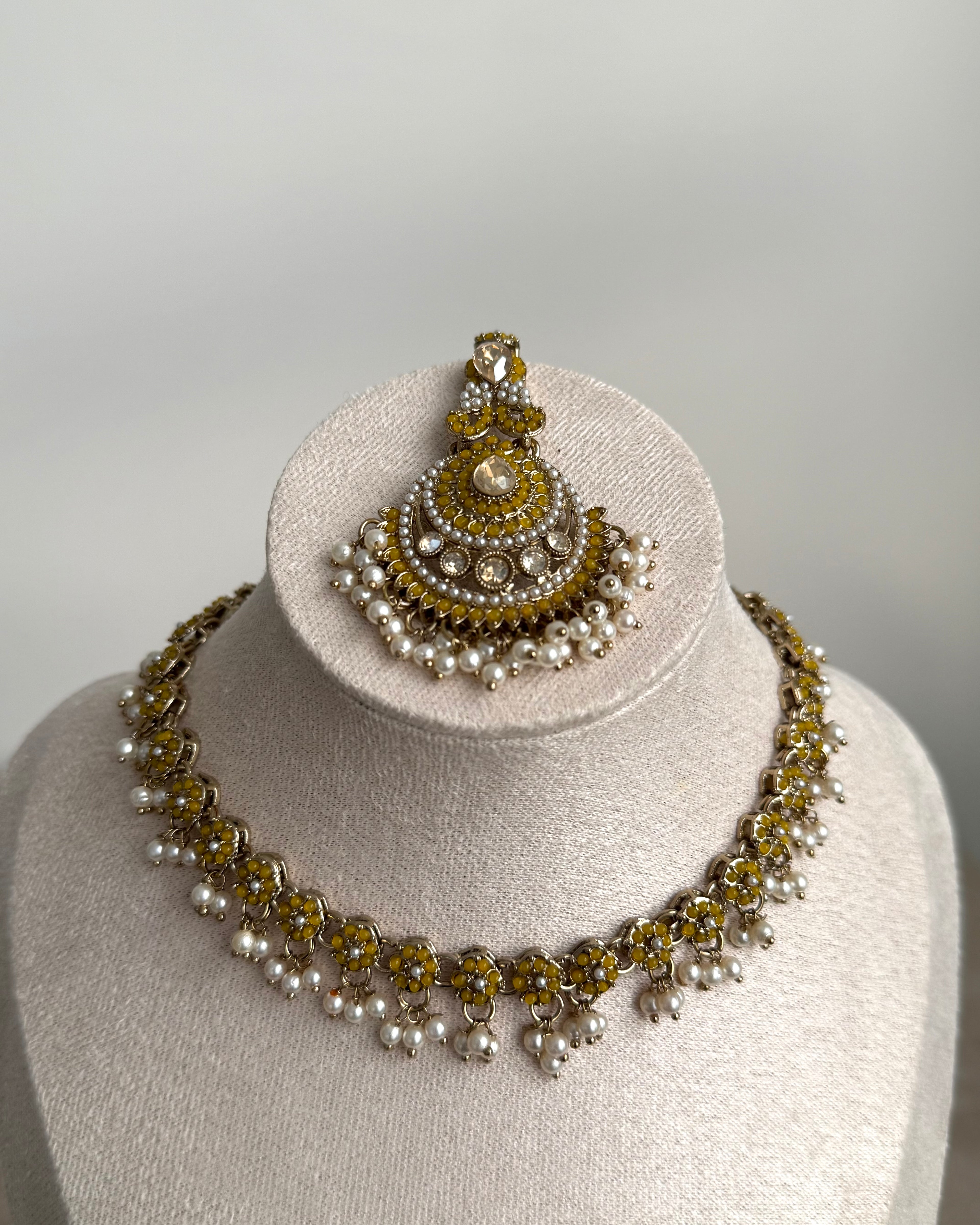 Rhea Necklace Set Yellow