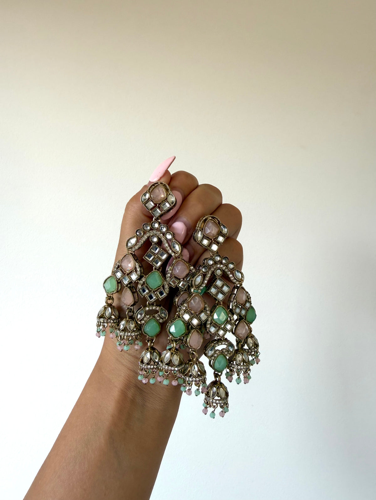 Aashi Earrings | Mint Pink