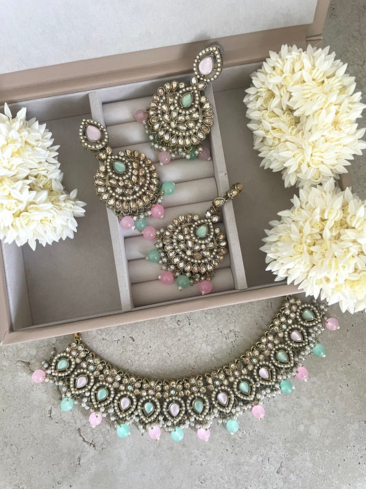 Aditi Necklace Set Mint Pink