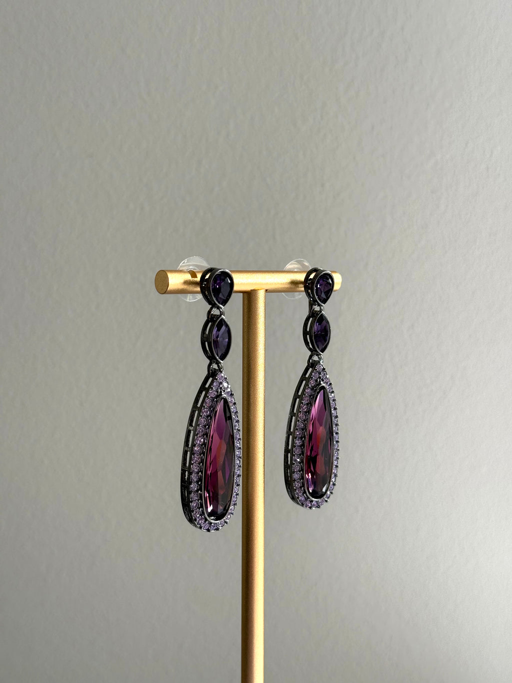 Tvesa Earrings | Plum