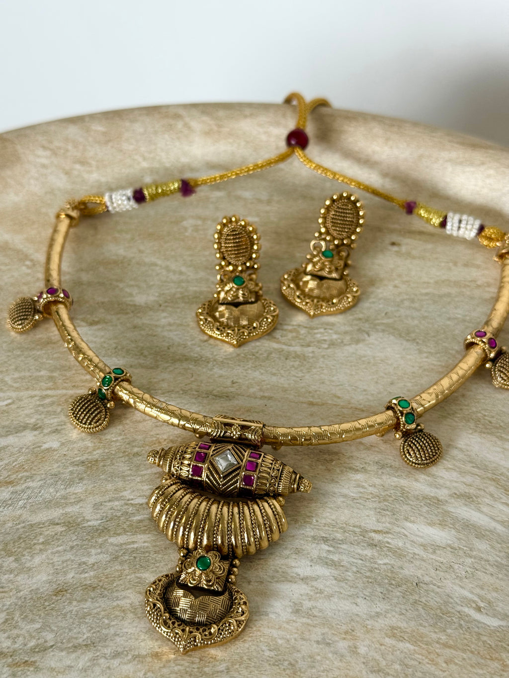 Paalavi Necklace Set | Gold