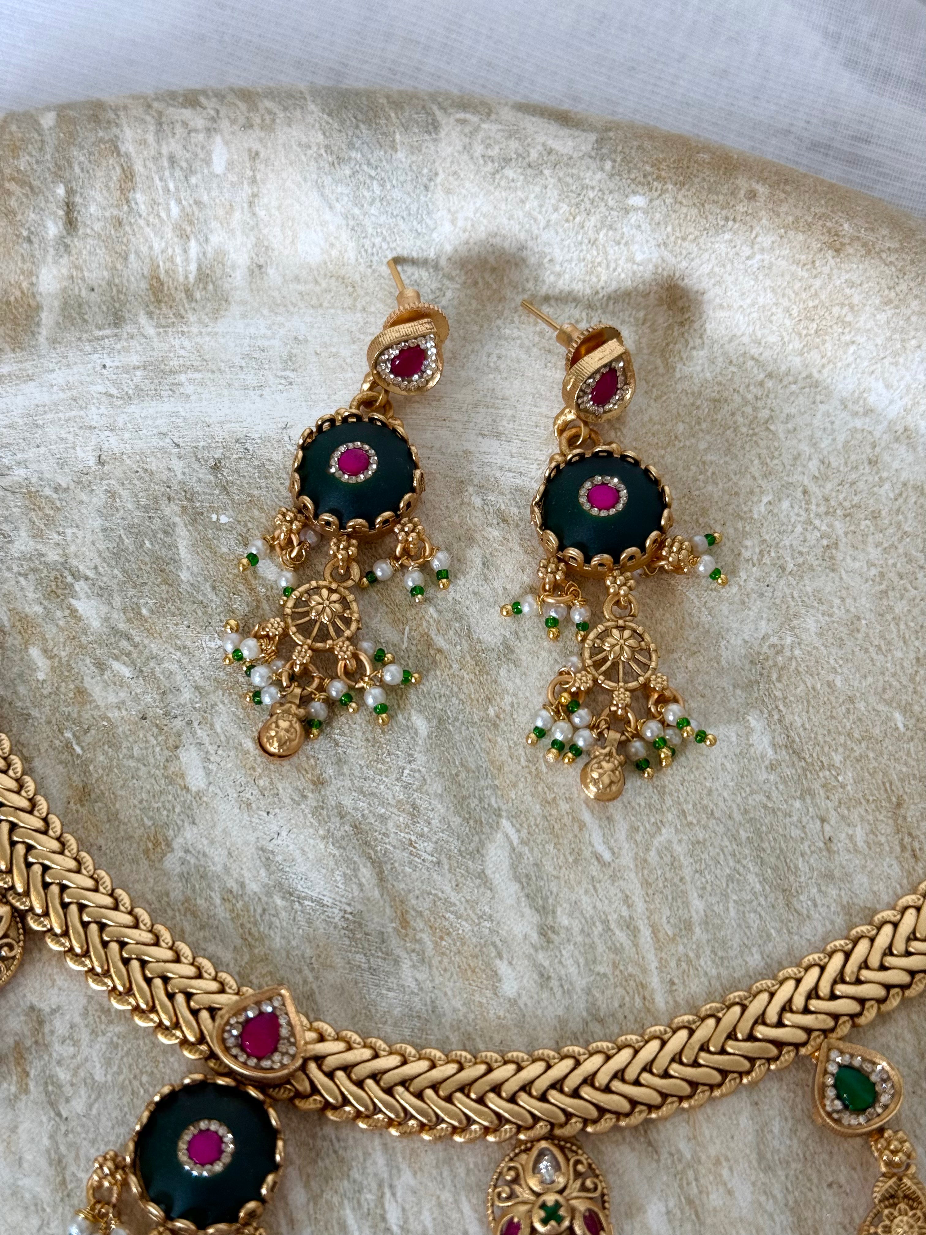 Rashmika Necklace Set | Gold