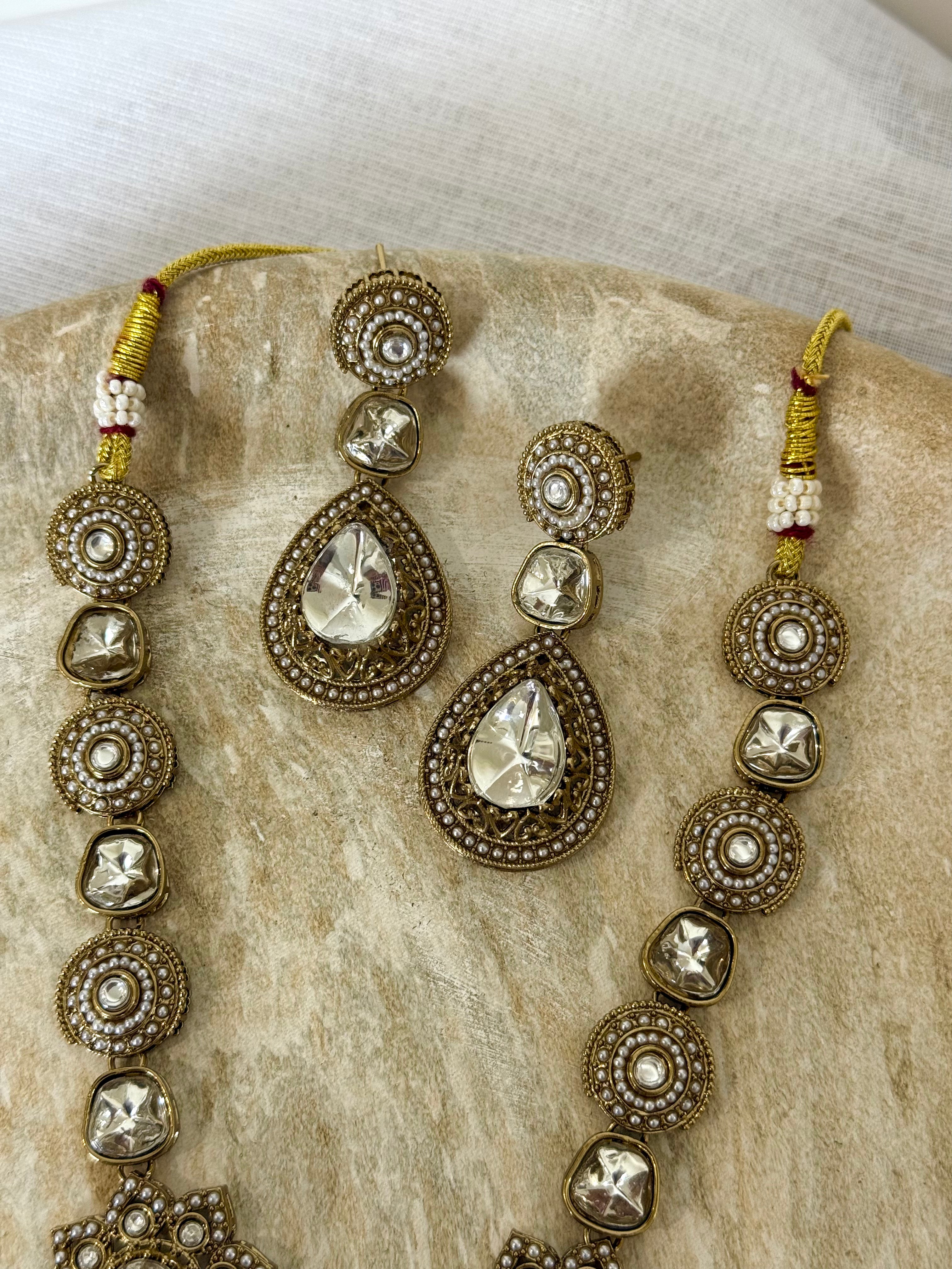 Nihaarika Necklace Set | Gold