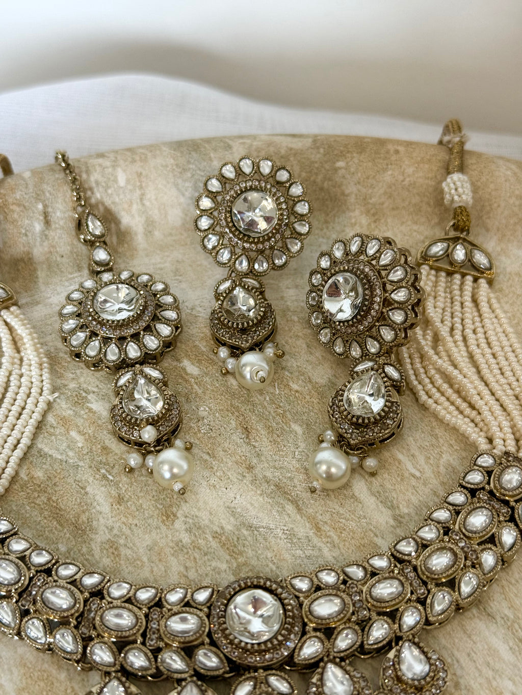Kaajal Necklace Set | White