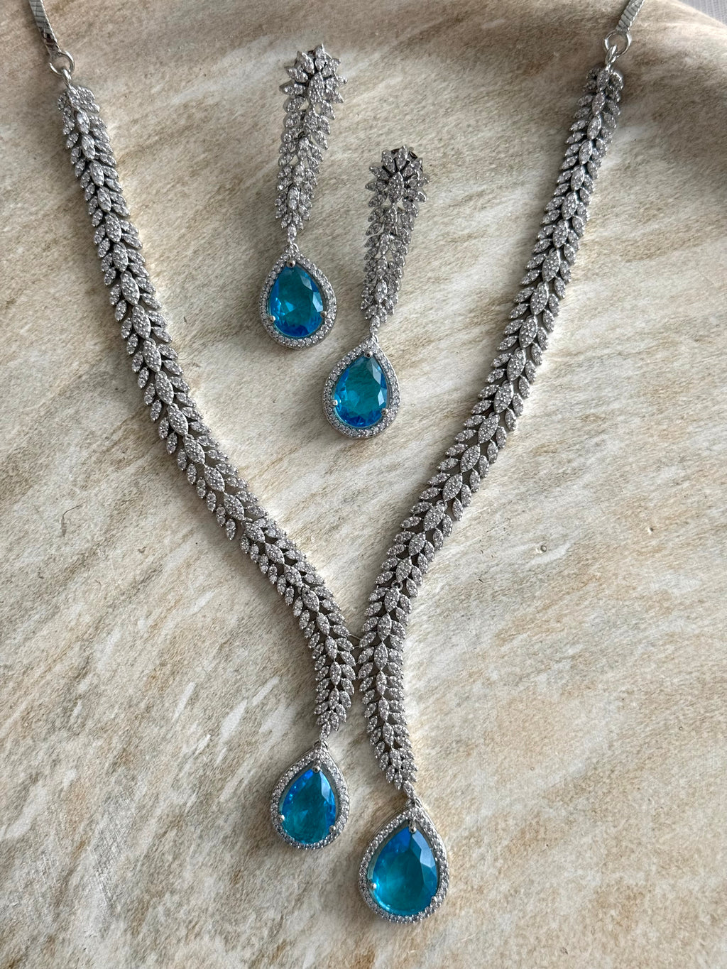 Raha Necklace Set | Skyblue