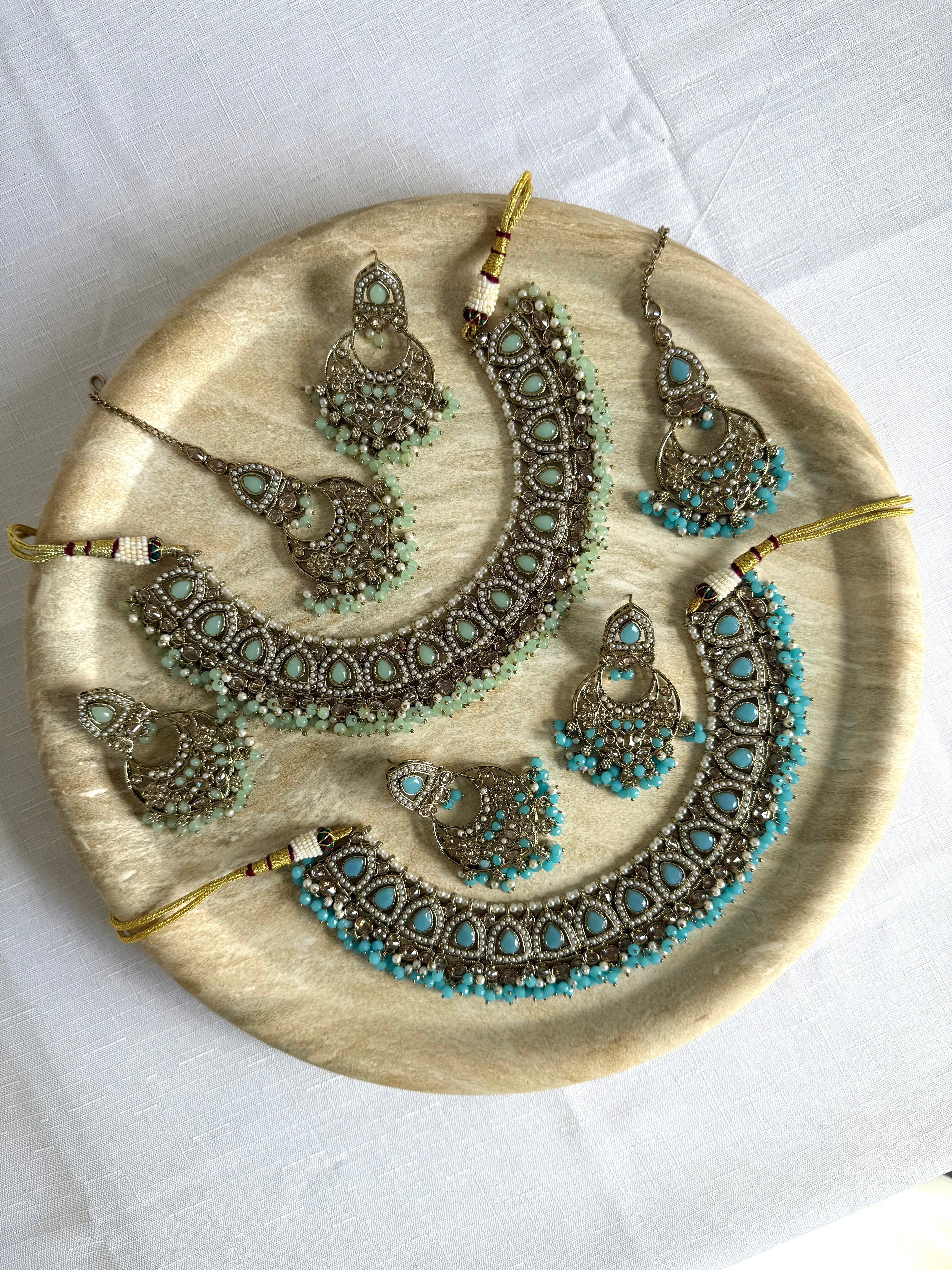Zoya Necklace Set Blue