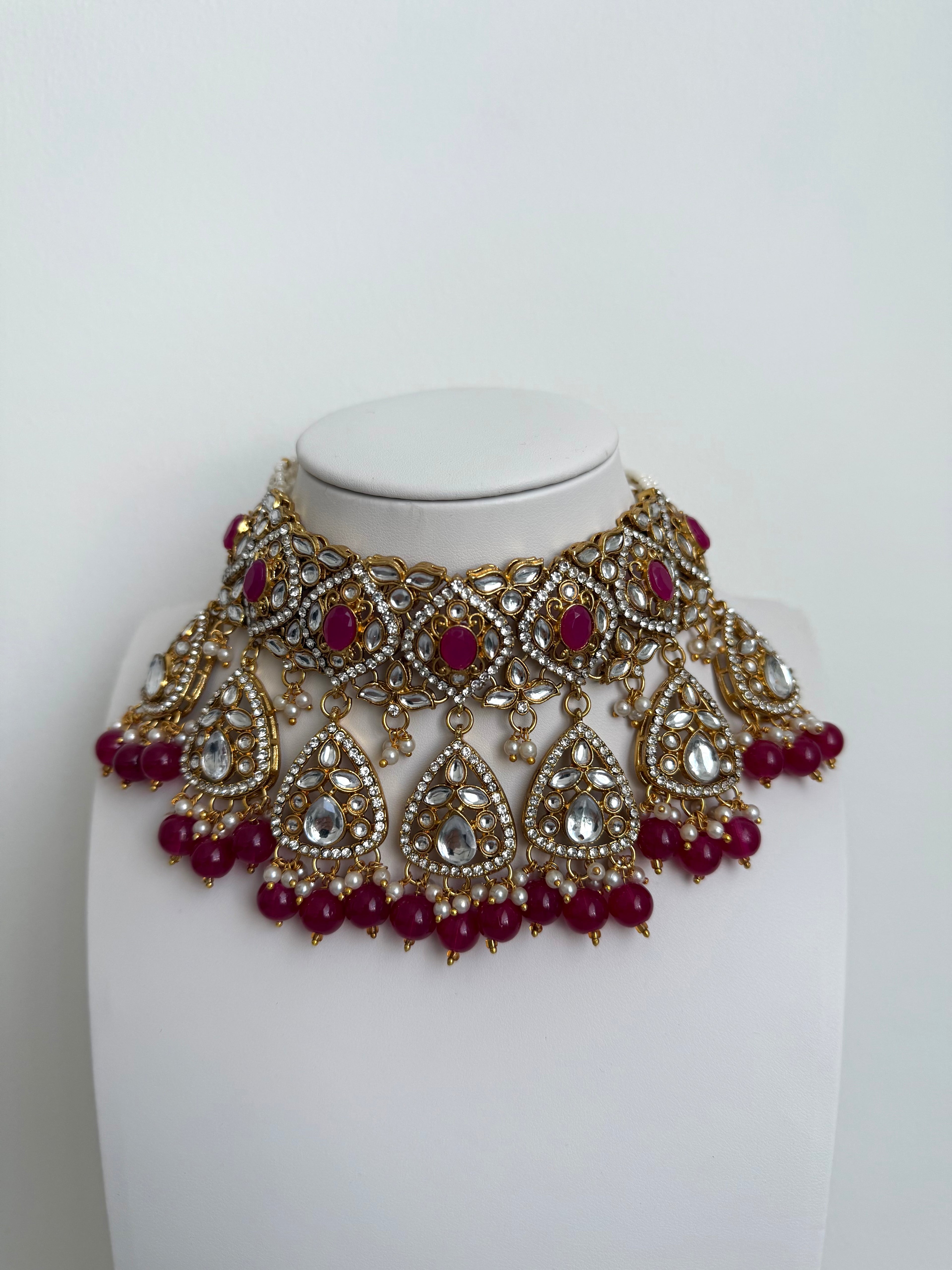 Saanvi Necklace Set | Hot Pink
