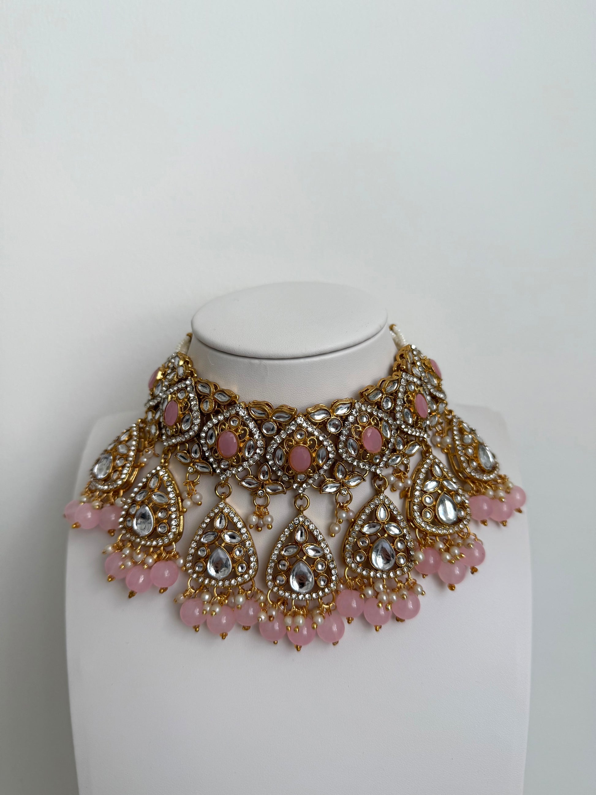 Saanvi Necklace Set Blush