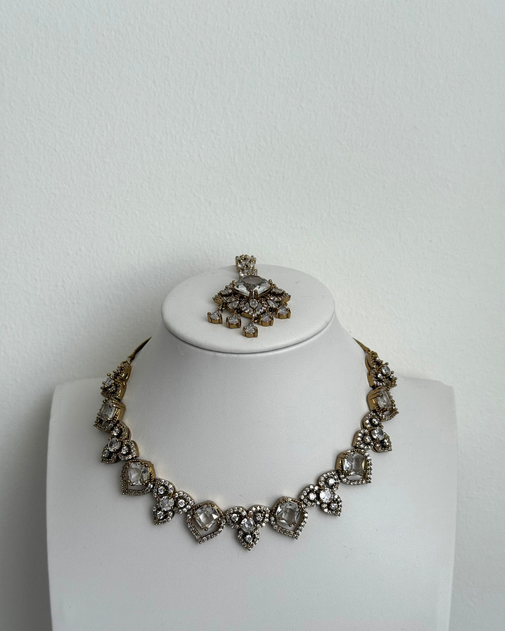 Serena Necklace Set White