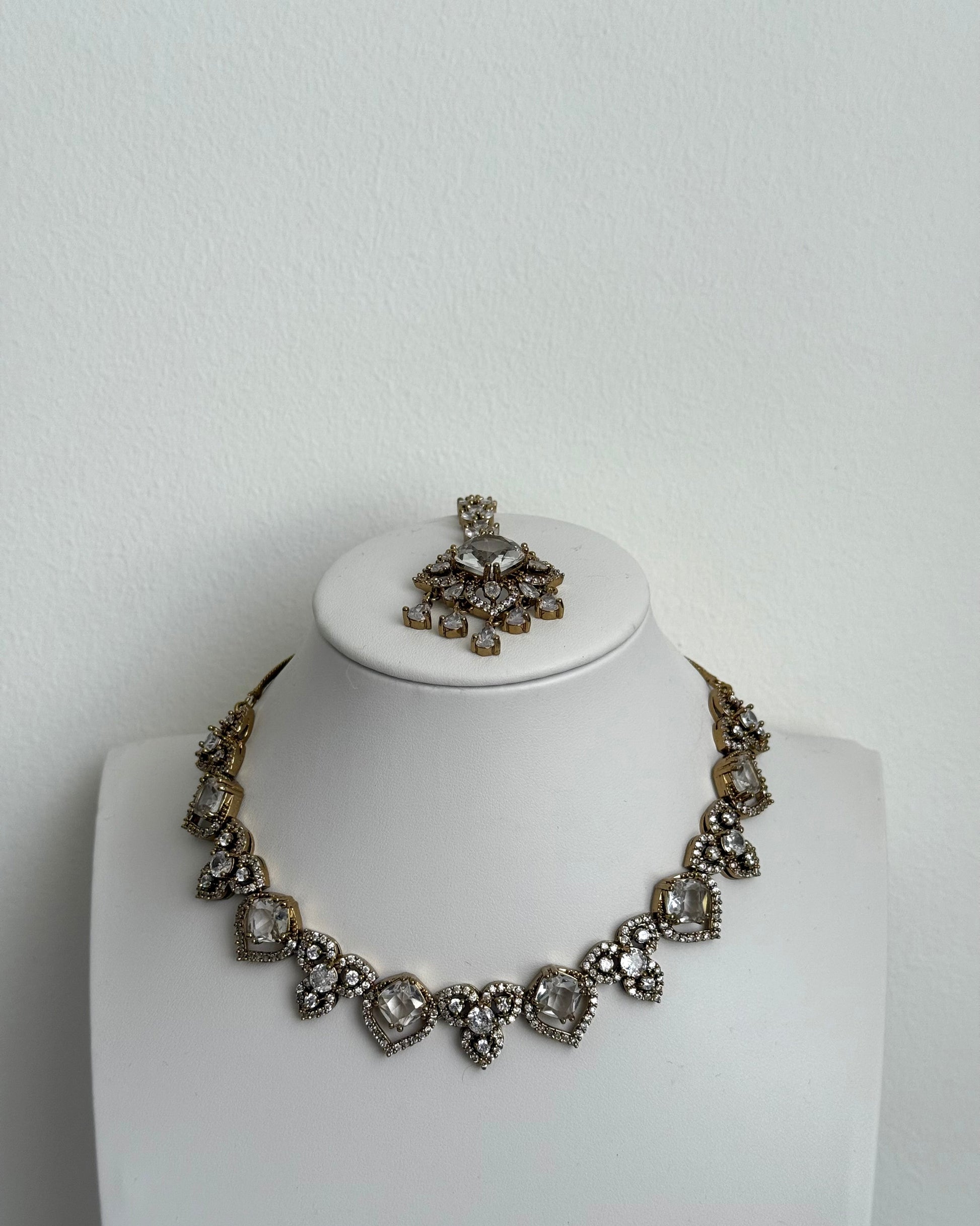 Serena Necklace Set White
