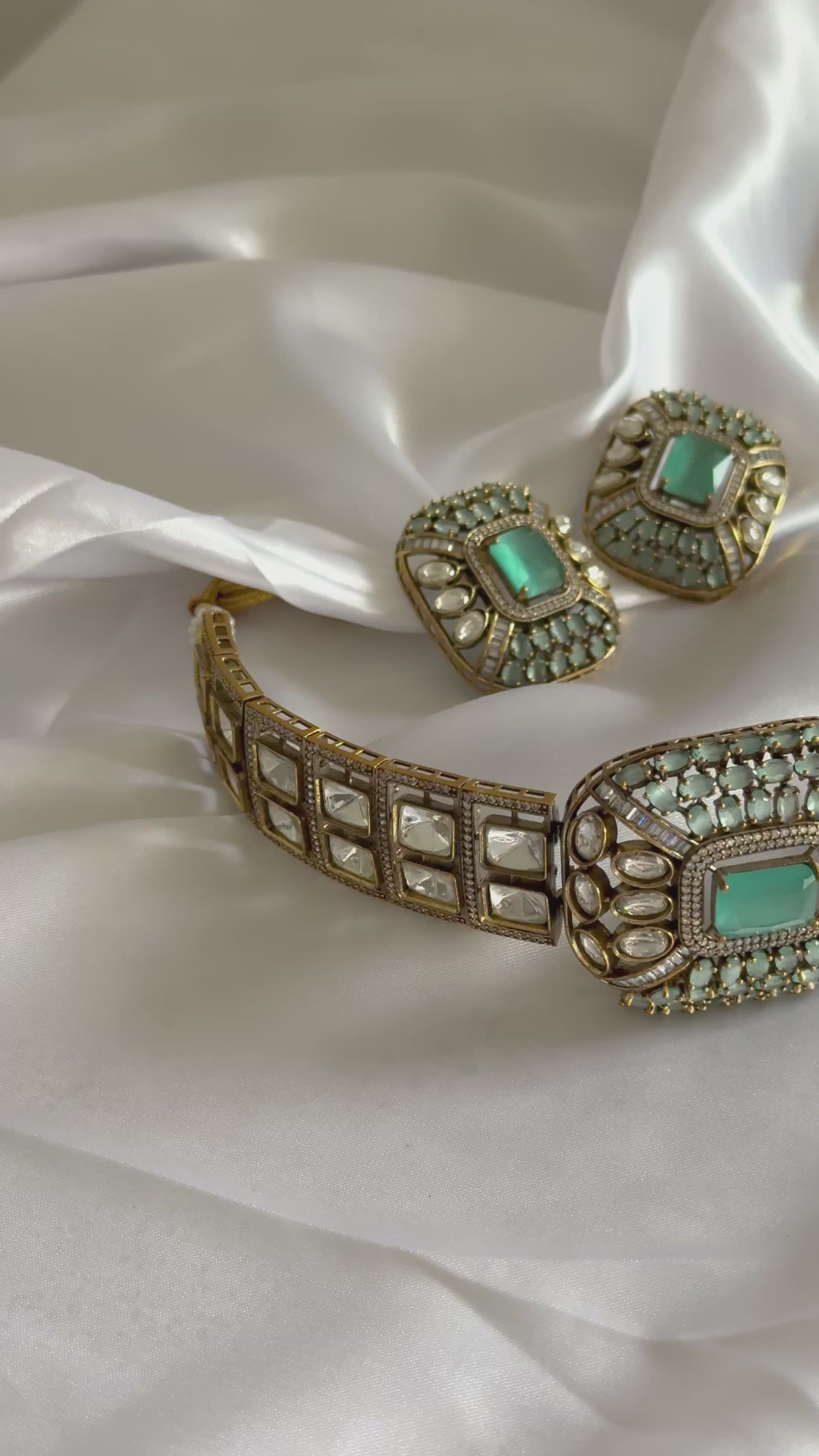 Vaani Choker Set